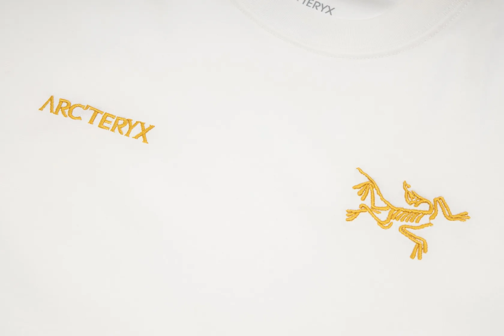 [ Ayc Teryx ] 2024 FW T LOGO Premium 32s Same Style ：Black White Size：XS S M L